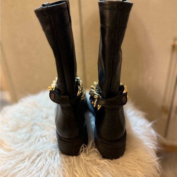 New! Steve Madden Black Leather Boots with Gold Chain - Picture 4 of 6